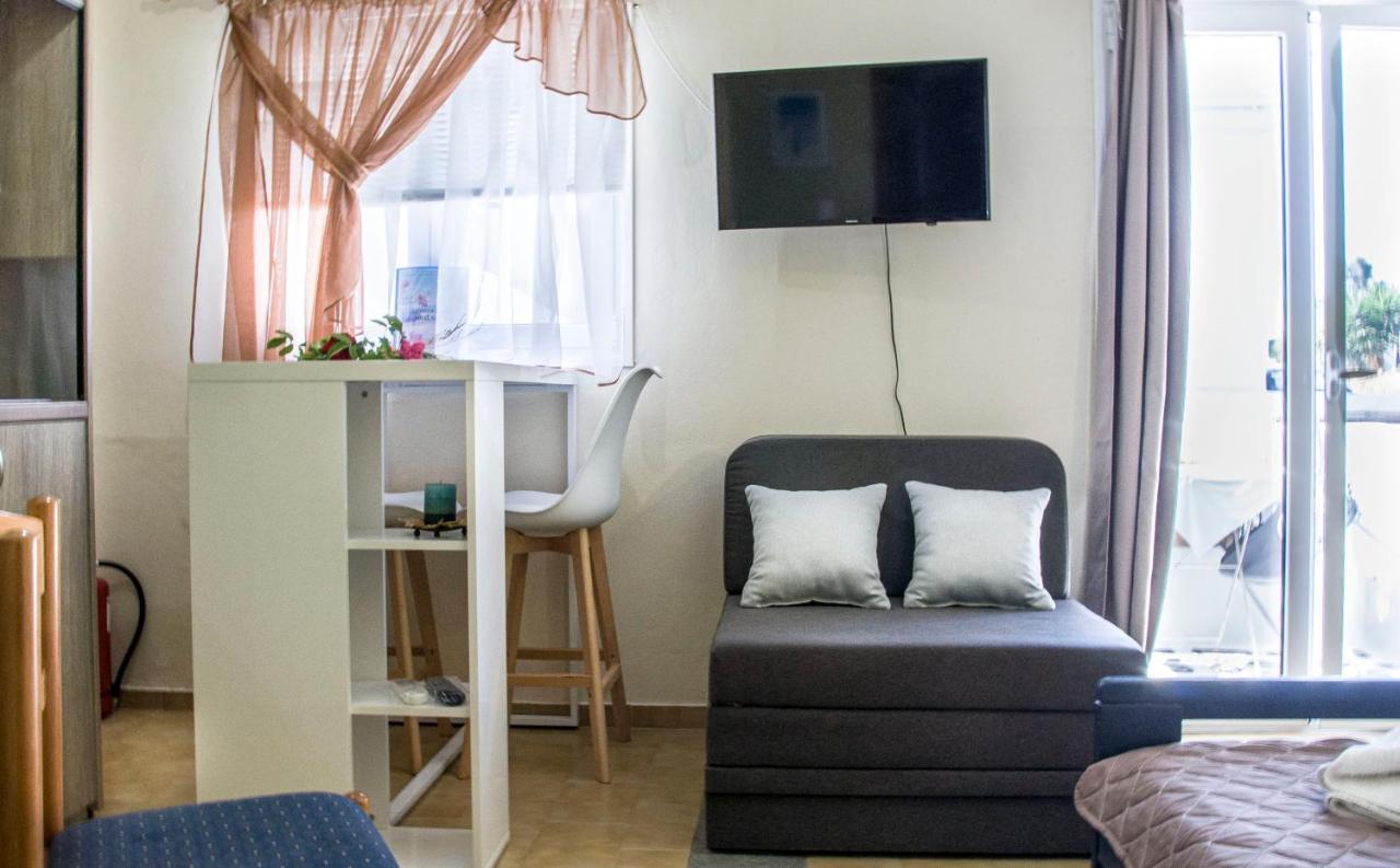 Christina Rooms Adamantas  Ngoại thất bức ảnh