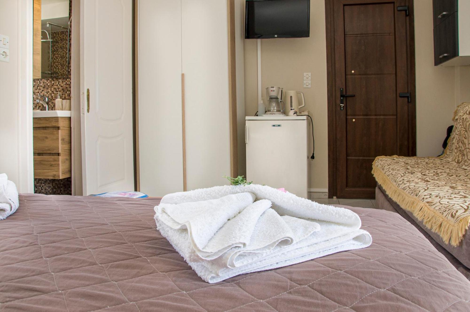 Christina Rooms Adamantas  Ngoại thất bức ảnh