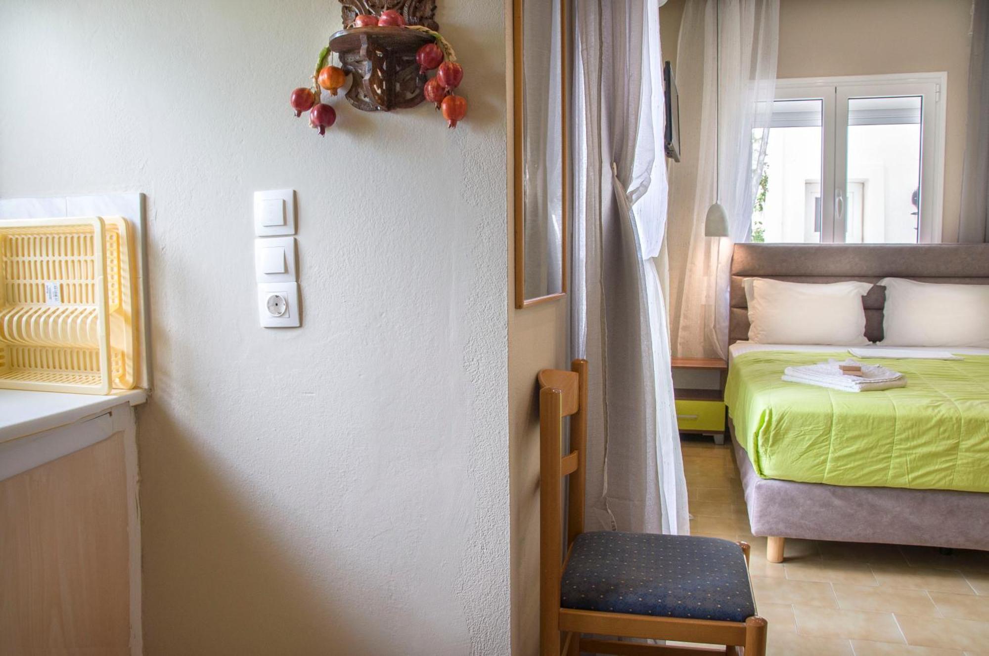 Christina Rooms Adamantas  Ngoại thất bức ảnh