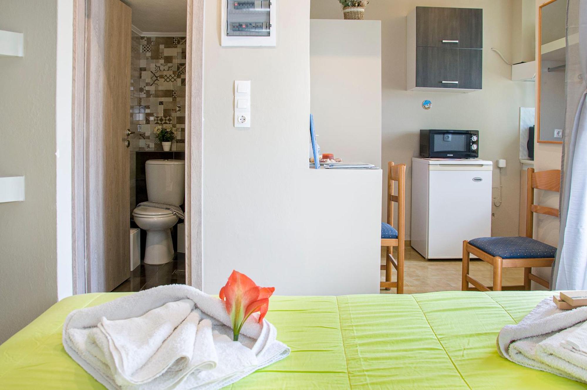 Christina Rooms Adamantas  Ngoại thất bức ảnh