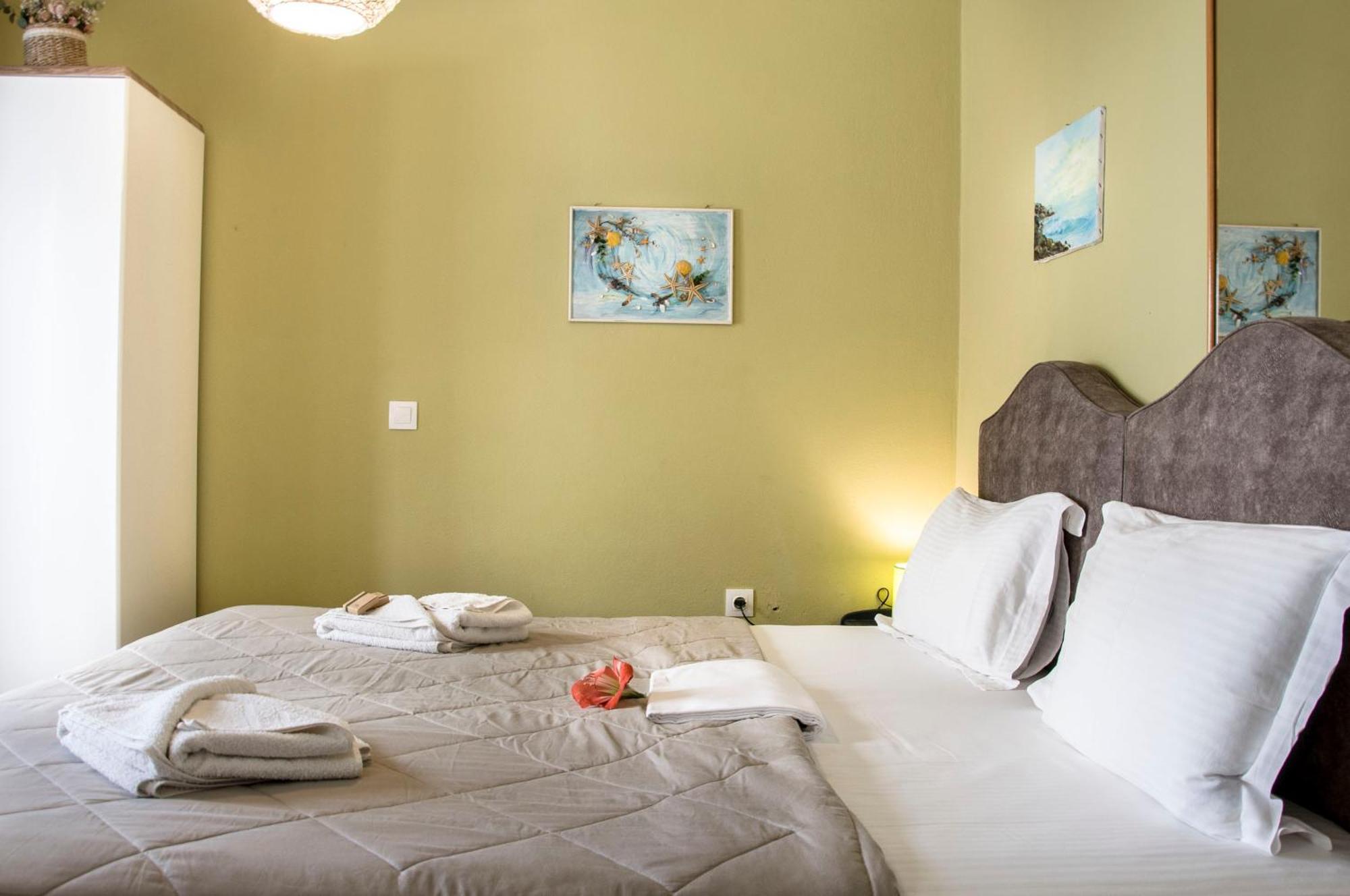 Christina Rooms Adamantas  Ngoại thất bức ảnh