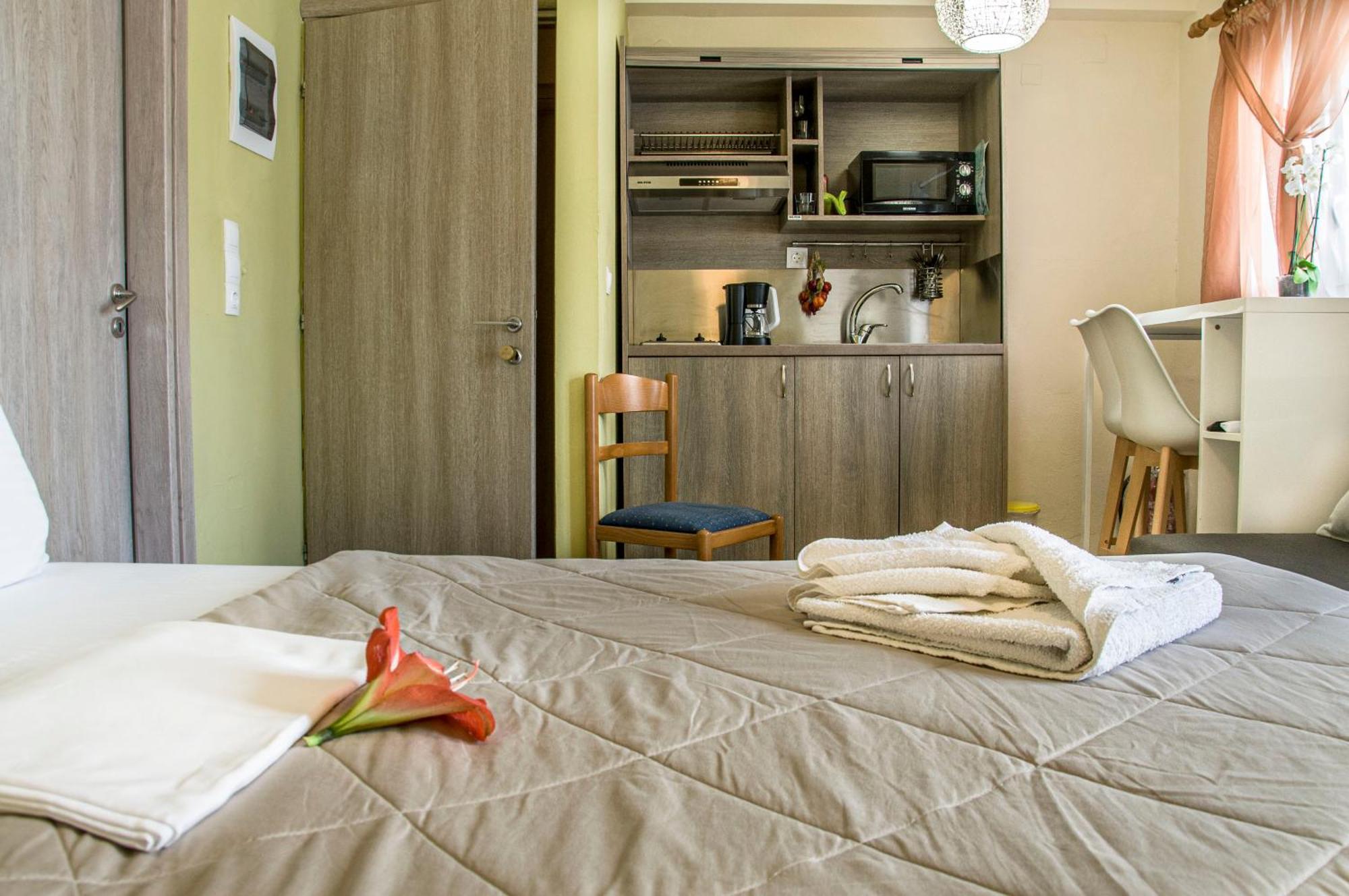 Christina Rooms Adamantas  Ngoại thất bức ảnh