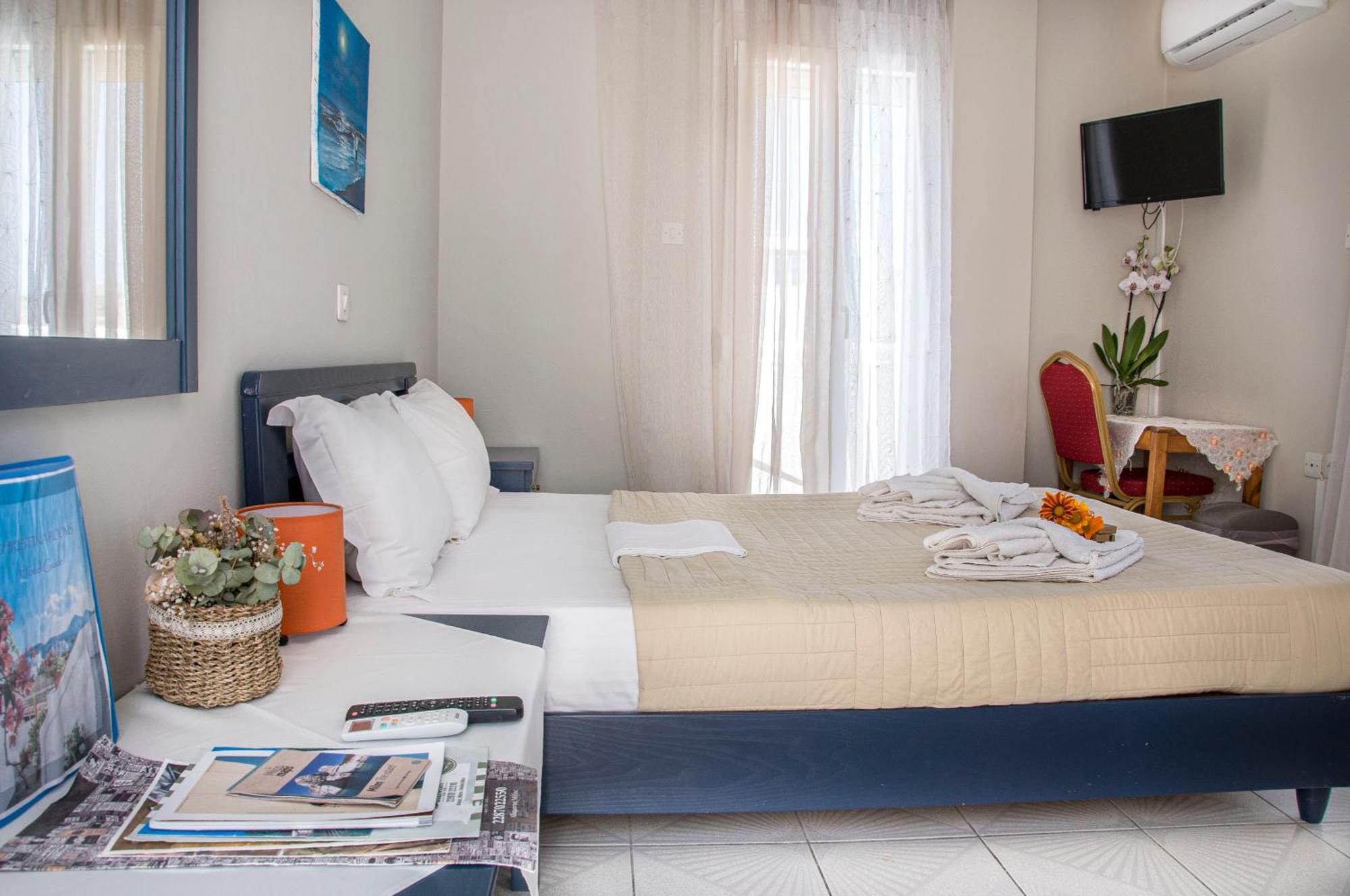 Christina Rooms Adamantas  Ngoại thất bức ảnh