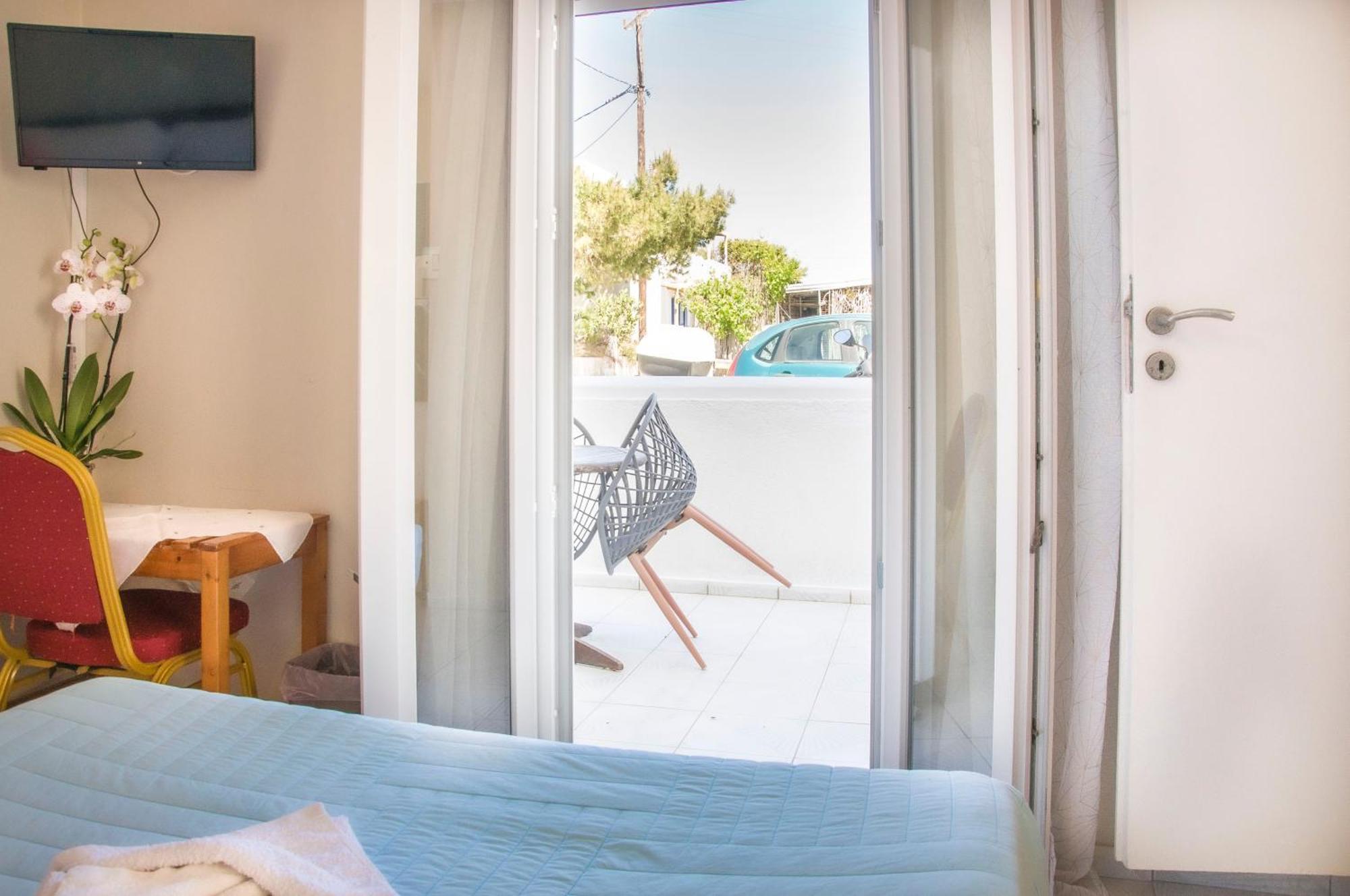 Christina Rooms Adamantas  Ngoại thất bức ảnh